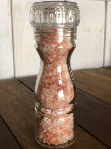 Moulin de sel rose d'Himalaya